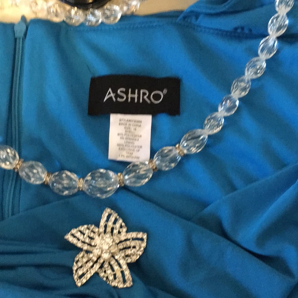 Astro One sleeve Ruching with Bandeau Bodice Dress - Picture 3 of 8